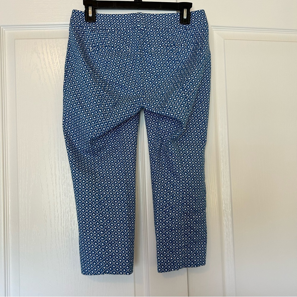 Ann Taylor Blue White Carnegie Crop Geometric Print Crop Pants Size 2P - Picture 2 of 9